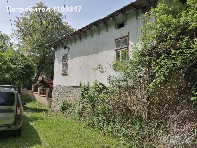 Къща в село Съботковци - на 5 км. от Габрово и Боженци. 