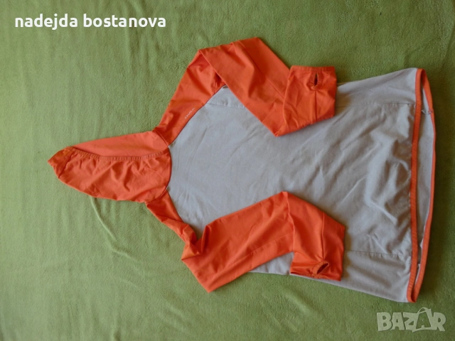 продавам дамска блуза за бягане,размер m,в сиво и оранжево 