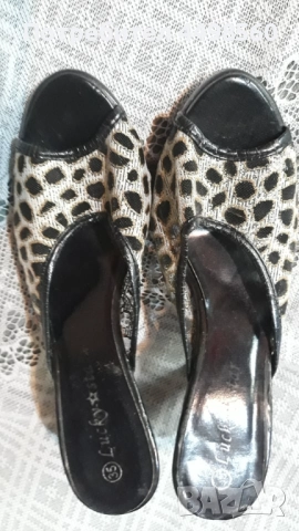 Дамски Чехли с принт, снимка 3 - Чехли - 51447837