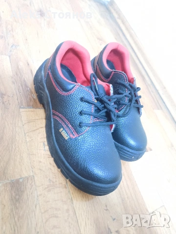 обувки за работа 38-39 номер чисто нови 