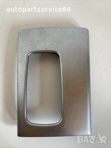 Обградено оформление на селектора за скорости за Jeep Cherokee 2.8 CRD (2005)