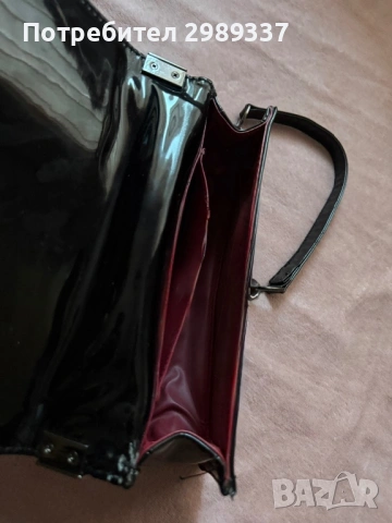 Черна лачена чанта с верижка - перфектна за вечер и ежедневие, снимка 4 - Чанти - 53155764