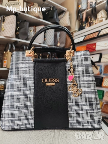 Чанти на Guess, снимка 7 - Чанти - 52368186