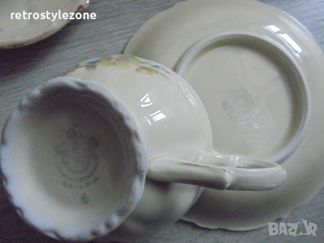 № 8312 Стар порцеланов сервиз Bavaria – чаши и чинийки с цветен декор , снимка 4 - Други ценни предмети - 51947713