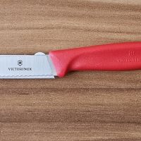 НОВ Нож Victorinox Swiss назъбено острие Викторинокс 6.7431 Швейцарско ножче, снимка 2 - Прибори за хранене, готвене и сервиране - 45888159