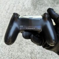 *ОРИГИНАЛЕН* DUALSHOCK 4 Wireless Controller V2 (CUH-ZCT2E) Jet Black | EDGE Direct, снимка 3 - Аксесоари - 46041924