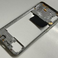 Среден борд (рамка) за Samsung A70 бяла, снимка 1 - Резервни части за телефони - 45326145
