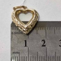 Златна висулка"Сърце"1.06гр., снимка 2 - Колиета, медальони, синджири - 45357570