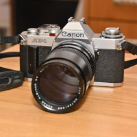 Canon AV-1, снимка 1 - Фотоапарати - 44995287