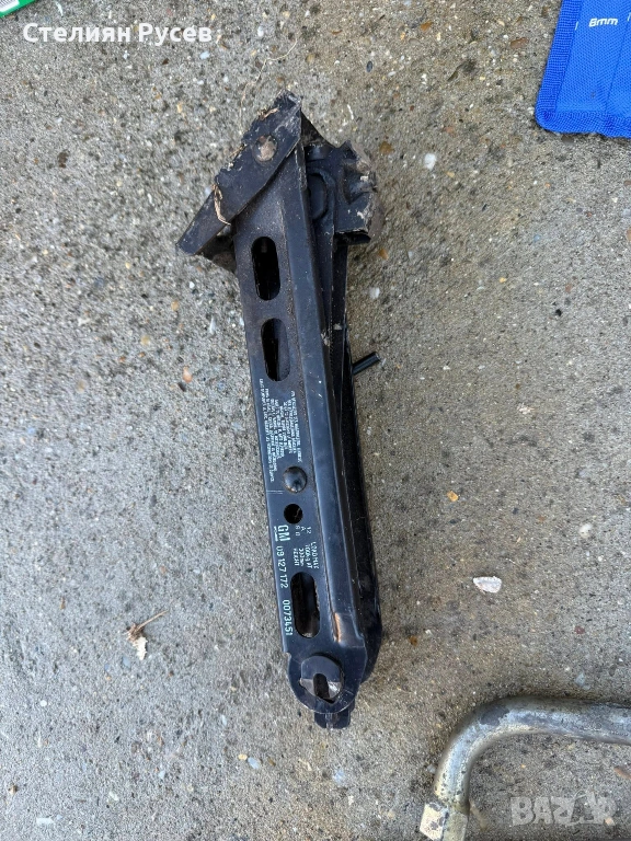 оригинален крик за opel astra G цена 14лв или 7,16 евро 33см сгънат оригинале GM крик , става и за м, снимка 1