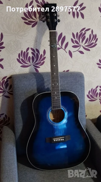 Продавам акустична китара в перфектно състояние , снимка 1