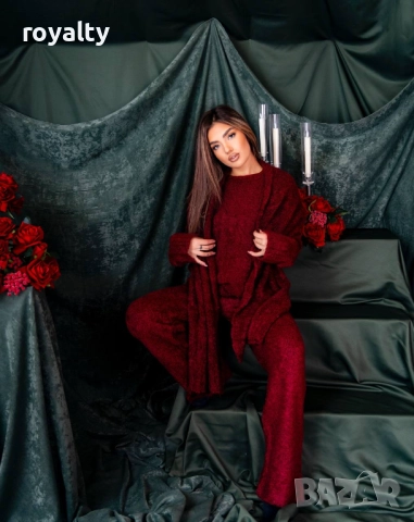 Червен Дамски Комплект С Шал, снимка 5 - Спортни екипи - 52816096