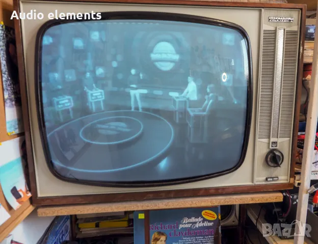 Автентичен лампов ретро телевизор работещ Електрон-2