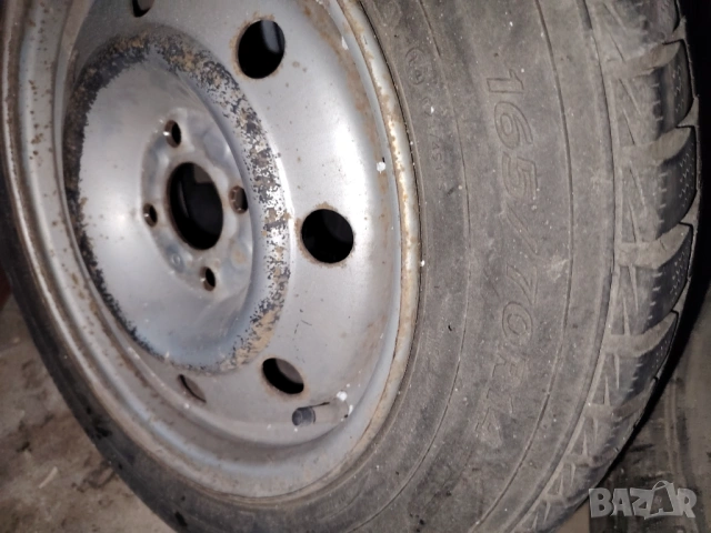 Гуми , снимка 3 - Гуми и джанти - 53155087