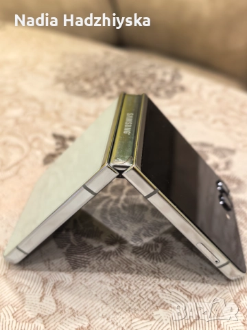 Samsung Z flip 5, снимка 3 - Samsung - 52554356