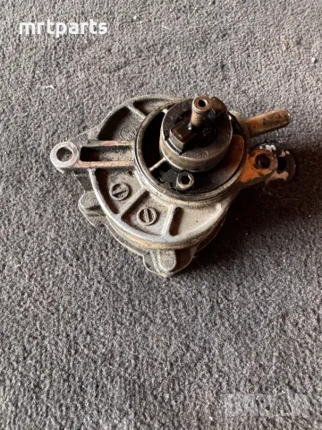 Вакуум помпа за Mercedes OM646 , снимка 2 - Части - 49651865