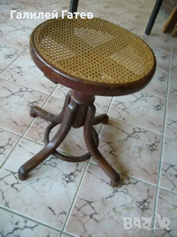 Старинно Столче за Пиано