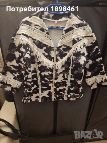 Продавам ,чудесно есенно спортно сакенце.