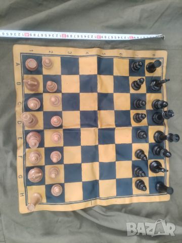 Продавам туристически шах от соца НРБ, снимка 1 - Шах и табла - 46431843