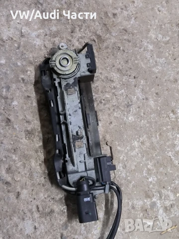 Основа предна лява дръжка врата за Ауди А3 Audi A3 S3 8L 8L4837063A, снимка 2 - Части - 50731105