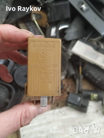 Реле за чистачки BMW OE 8384505  SIEMENS.