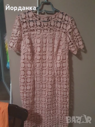 Здравейте, продавам нова дамска италианска  рокля в цвят пепел от рози