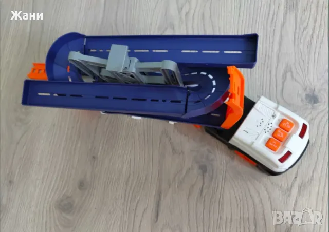 Камион писта с песни за числа и азбука на английски , снимка 2 - Коли, камиони, мотори, писти - 50148217