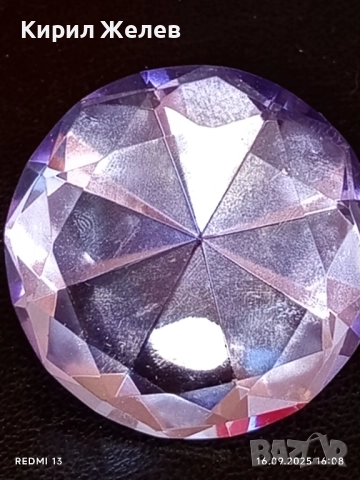 Преспасие от кристално стъкло с форма на диамант много красиво 48997, снимка 4 - Други ценни предмети - 51734372