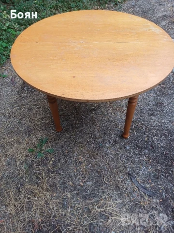 Кръгла кухненска маса с 4 стола 