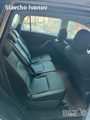 Toyota Verso 2.0 D4D, снимка 10 - Автомобили и джипове - 54008572