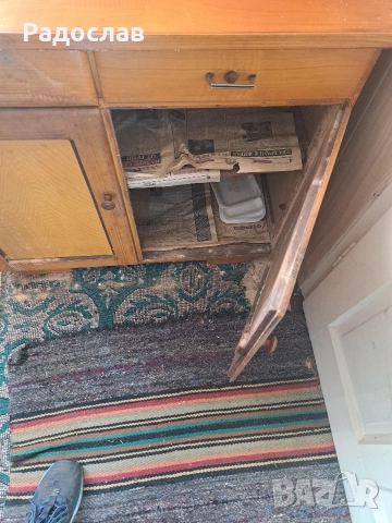 Старо дървено долапче, снимка 4 - Антикварни и старинни предмети - 52740221