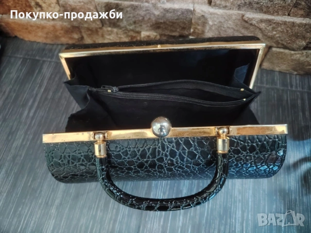 Versace оригинална дамска чанта версаче стара чанта ама лачена, снимка 7 - Чанти - 54169199