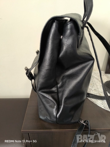 Дамска раница , снимка 2 - Раници - 52351478