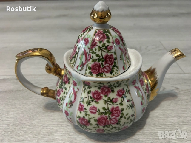 Френски порцеланов сервиз Limoges  ръчно рисуван . Чайник, захарница, 6 чаши и 6 чинии , снимка 4 - Сервизи - 53415849