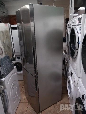Иноксов комбиниран хладилник с фризер Сименс Siemens А+++ 2 години гаранция!, снимка 9 - Хладилници - 53461338