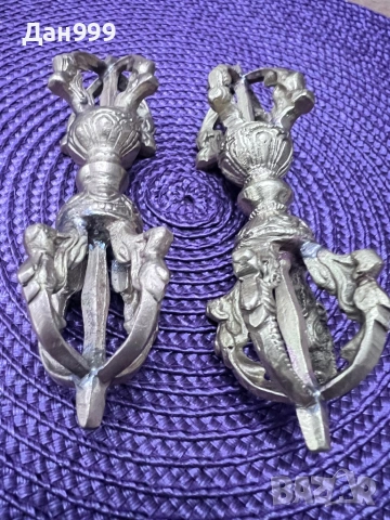 Антични тибетски амулети ваджра (дордже)