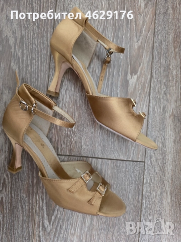 Обувки за латино и салса танци Capezio – размер 39, отлично състояние, снимка 3 - Дамски обувки на ток - 52133187