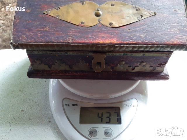 Страхотна дървена кутия за бижута с месингов обков ковчеже, снимка 7 - Антикварни и старинни предмети - 53477923