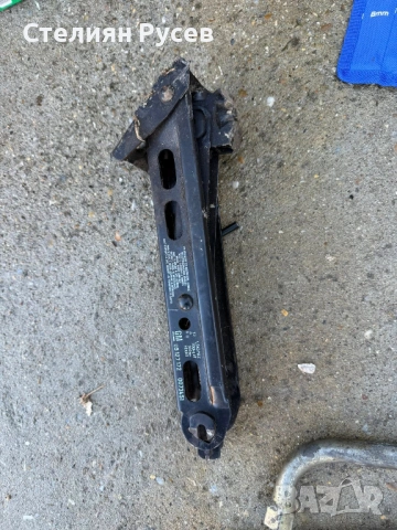 оригинален крик за opel astra G цена 14лв или 7,16 евро 33см сгънат оригинале GM крик , става и за м