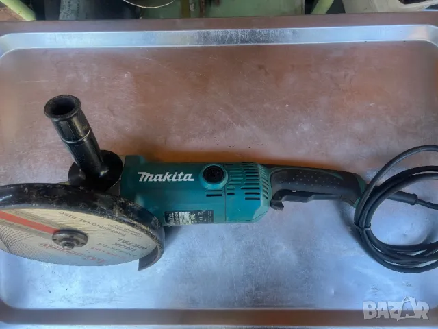 Продавам Ъглошлайф Makita GA9050 / 230 mm, снимка 1 - Други инструменти - 46852531