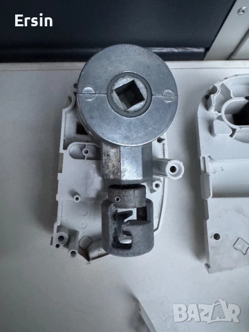 Цял Комплект капачки и Редуктор - -  (Колянов механизъм) За Тента Thule Omnistor (стенен монтаж) , снимка 6 - Палатки - 52045273