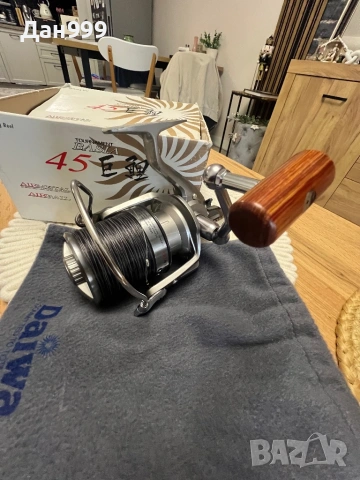 Шаранджийски макара Daiwa tournament Basia 45QD, снимка 2 - Макари - 53601977