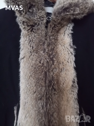 Дамска черна къса шуба с косъм и качулка S M размер , снимка 3 - Якета - 51860779