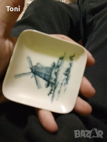 Малка керамична чинийка за стенна плочка Royal Copenhagen (2985 / 985)