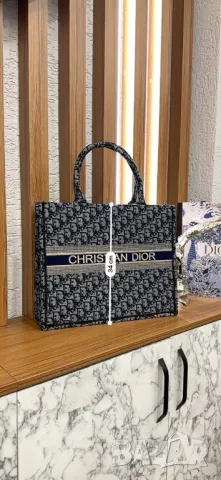 дамски чанти christian dior , снимка 4 - Чанти - 46940337