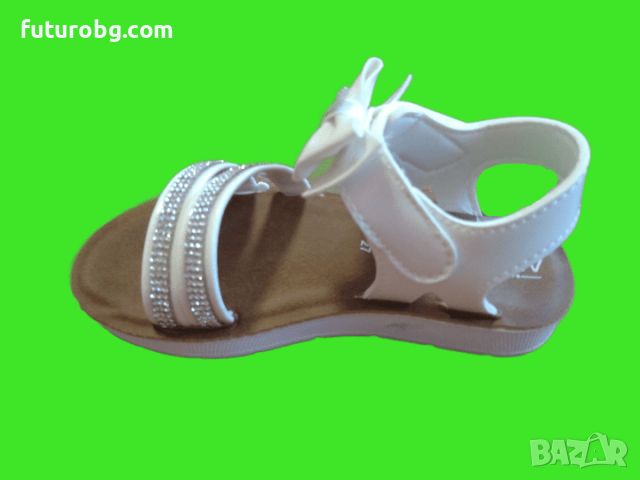 Бели сандали с велкро лепенки и панделка, снимка 1 - Детски сандали и чехли - 46062768