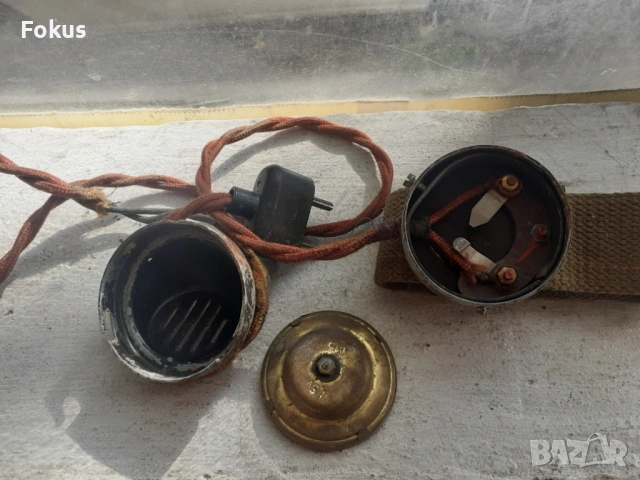 Стара слушалка от радио или радиостанция предполагам военна, снимка 4 - Антикварни и старинни предмети - 53330008