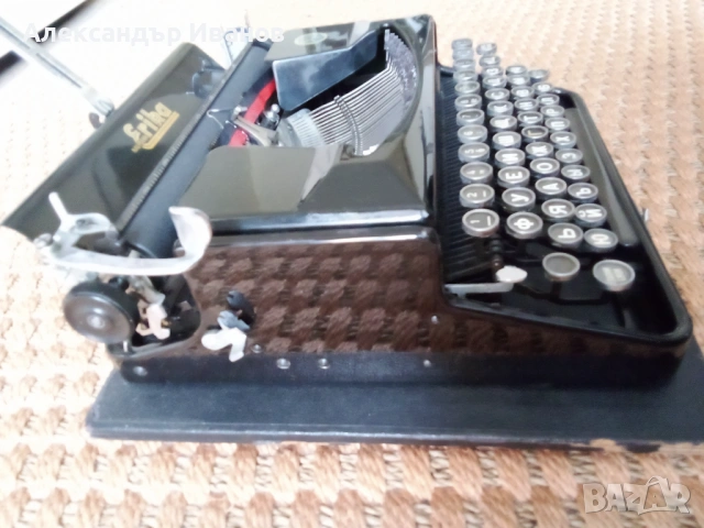  Германска пишеща машина ERIKA 1943 г., снимка 5 - Антикварни и старинни предмети - 53130359