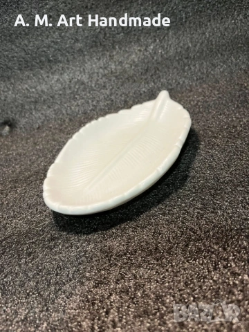 🌿 Дизайнерска Сапунерка „Листо“ – Природа в Банята 🍃