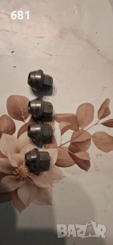 Гайки за джанти Волво